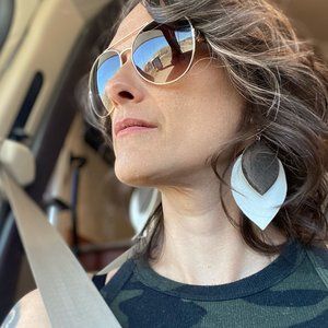 Meet your Posher, Elizabeth